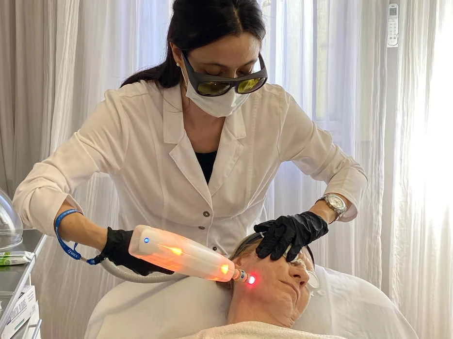 Menos es mas en Estética. Haciendo poco Mejoramos mucho!
